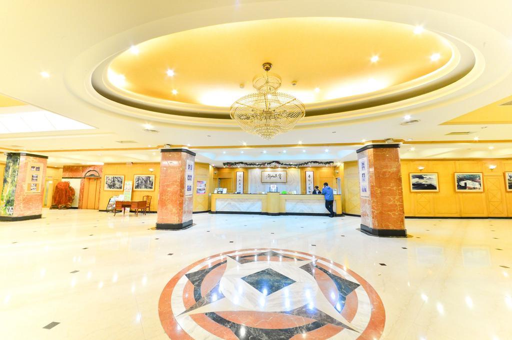 Dongpo Ti Lun Hotel Xinyi Eksteriør billede
