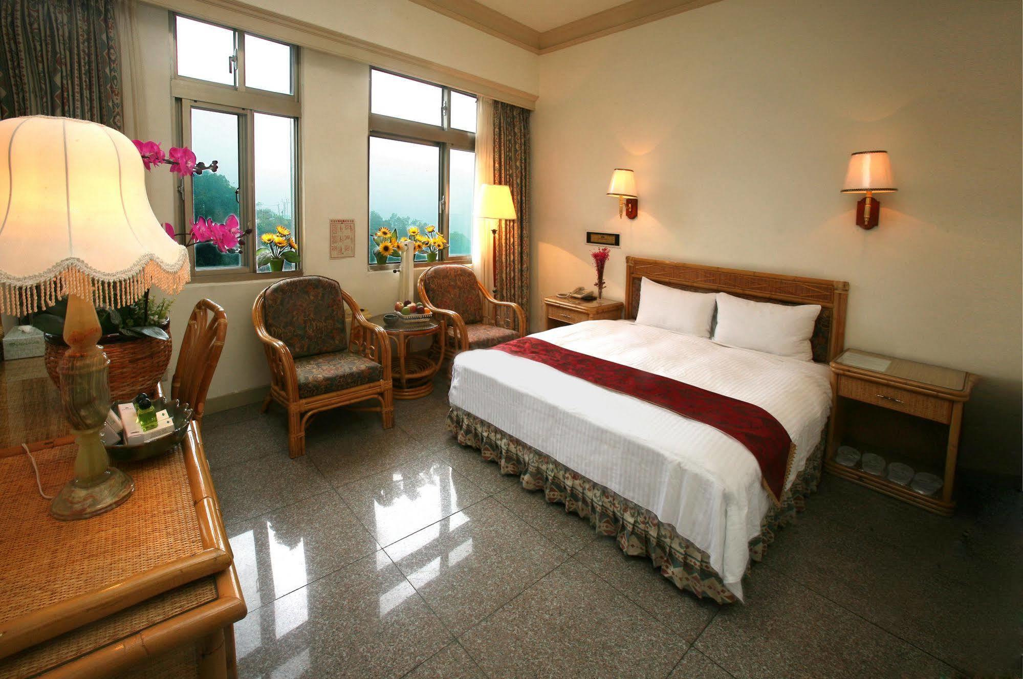 Dongpo Ti Lun Hotel Xinyi Eksteriør billede